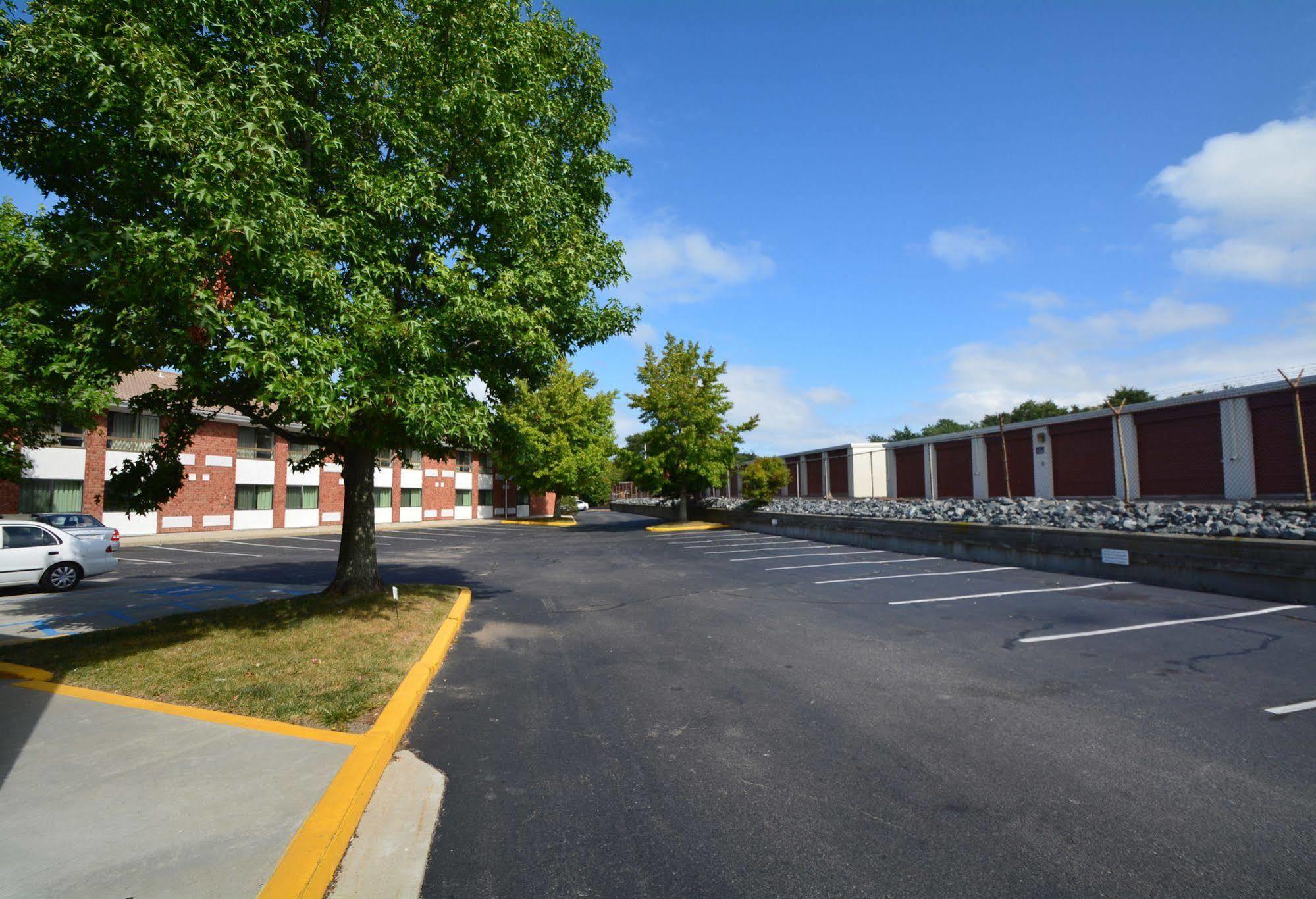 Motel 6-Newport, Ri Ngoại thất bức ảnh