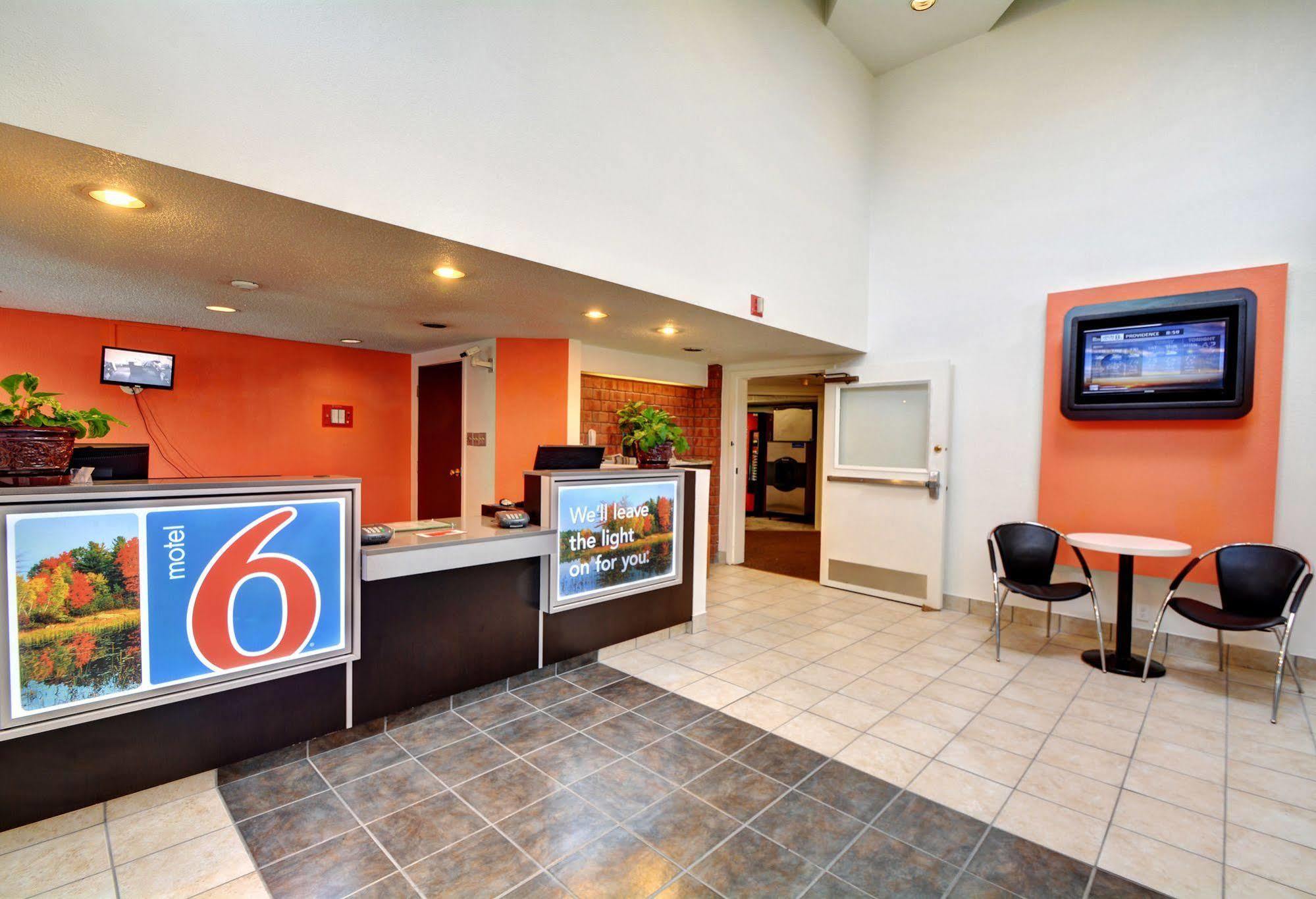 Motel 6-Newport, Ri Ngoại thất bức ảnh