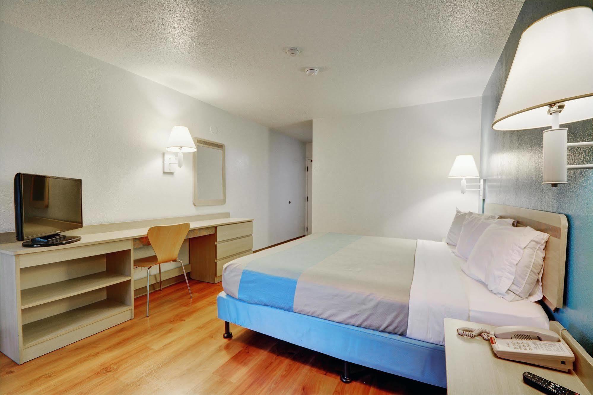 Motel 6-Newport, Ri Ngoại thất bức ảnh