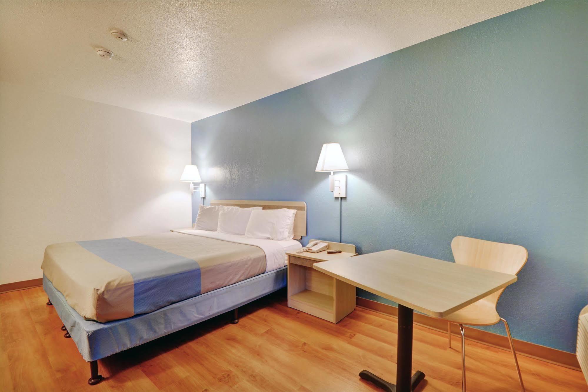 Motel 6-Newport, Ri Ngoại thất bức ảnh