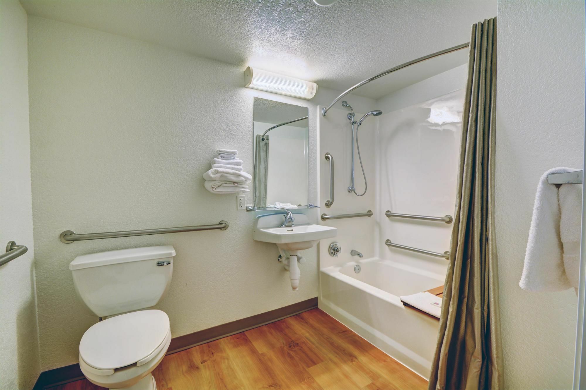 Motel 6-Newport, Ri Ngoại thất bức ảnh